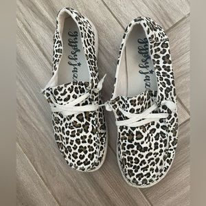 Gypsy Jazz lightweight fabric slip on shoe, size 9.5